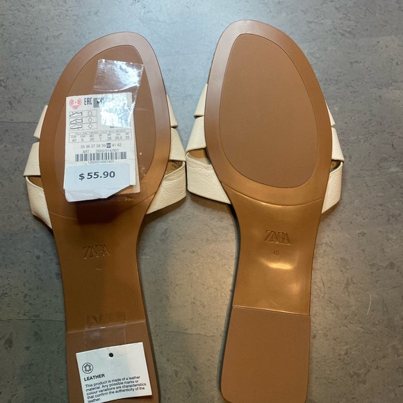 FLAT CROSSED LEATHER SANDALS - Picture 5 of 6